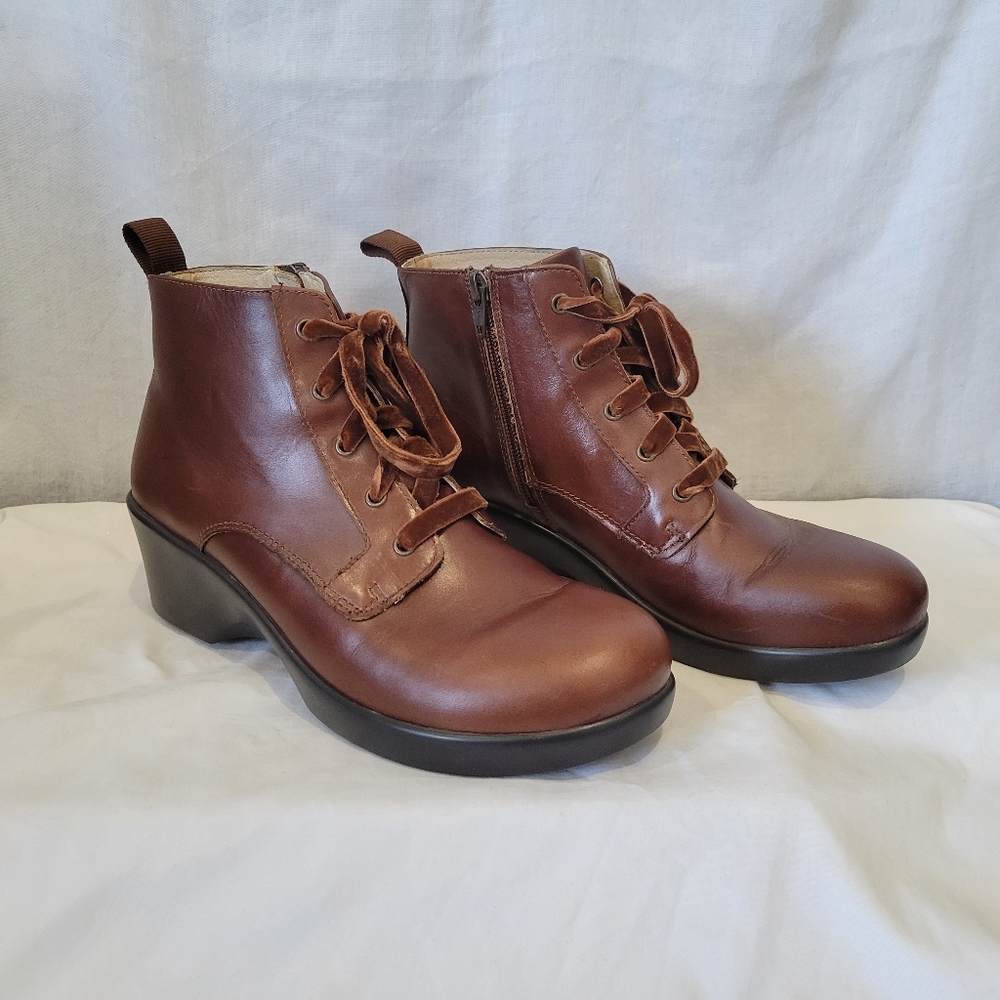 Alegria Brown Dark Academia Leather Clog Boots Laced Size 9